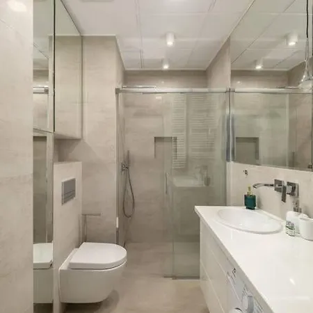 Apartment Center Studio With View By Ecru